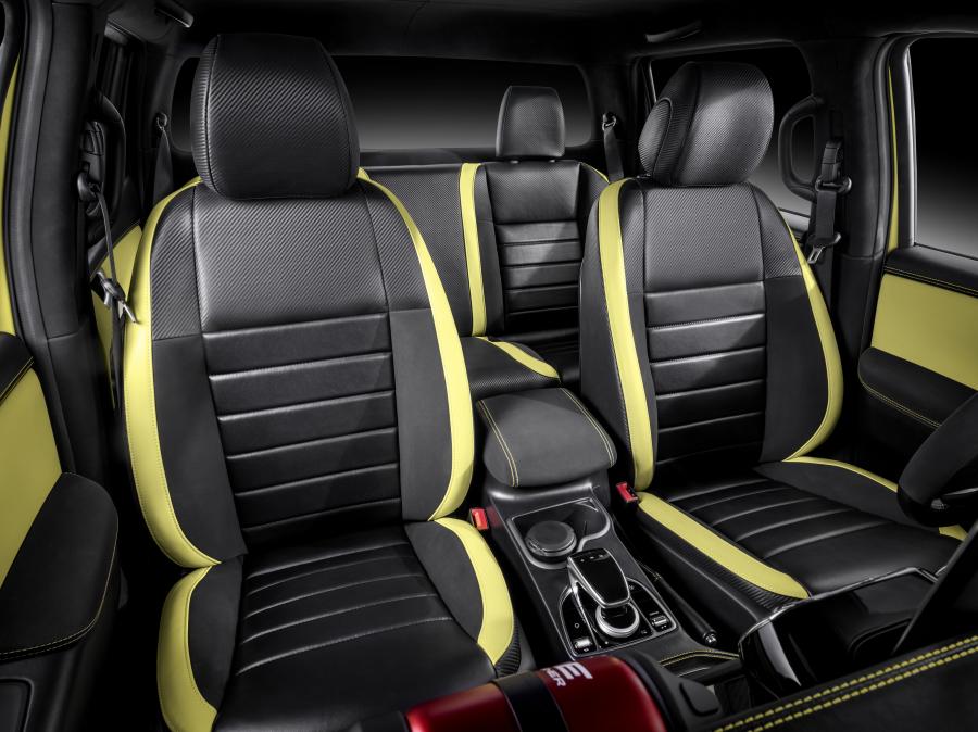 Интерьер Mercedes-Benz Concept X-Class Powerful Adventurer (Br.470) 2016 года  (фото 9 из 12)